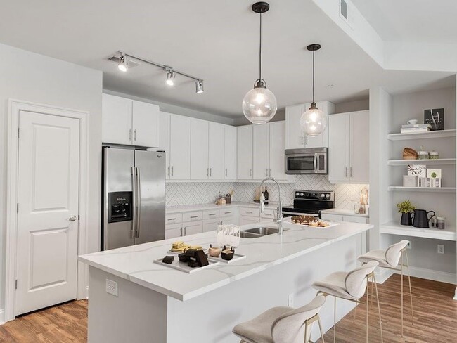 Building Photo - 92 W Paces Ferry Rd NW Rental