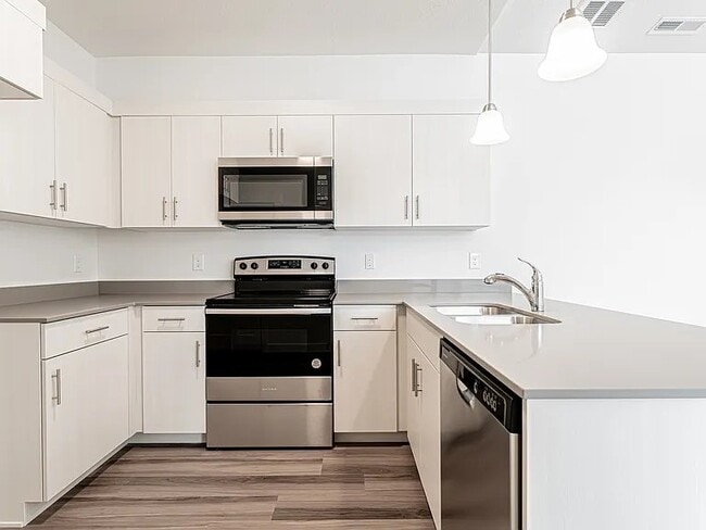 Photo - 13714 S Hanley Ln Unit 301