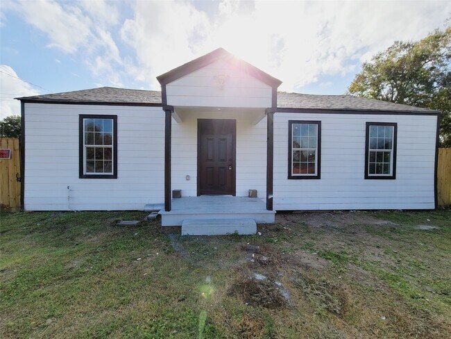 Photo - 4034 Dreyfus St