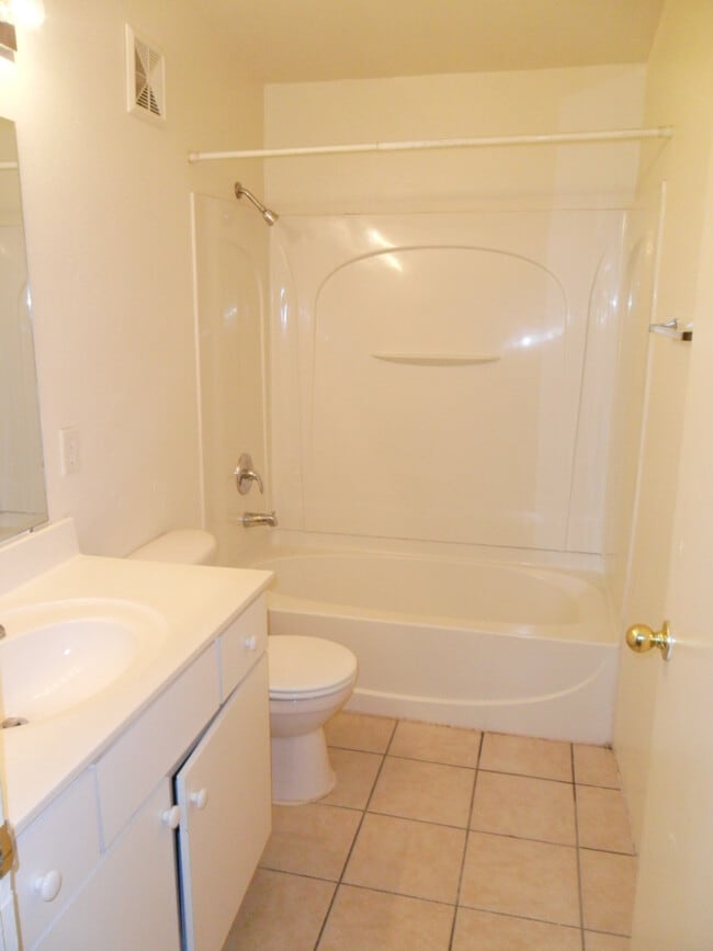 Photo - 838 E Lester St Unit #1  - 5 bed