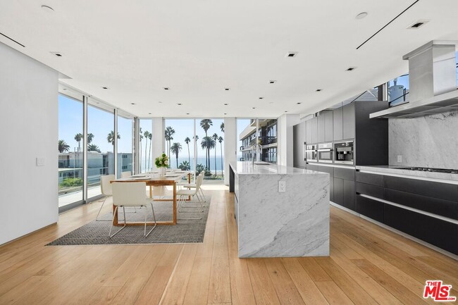 Photo - 1012 2nd St Unit 4