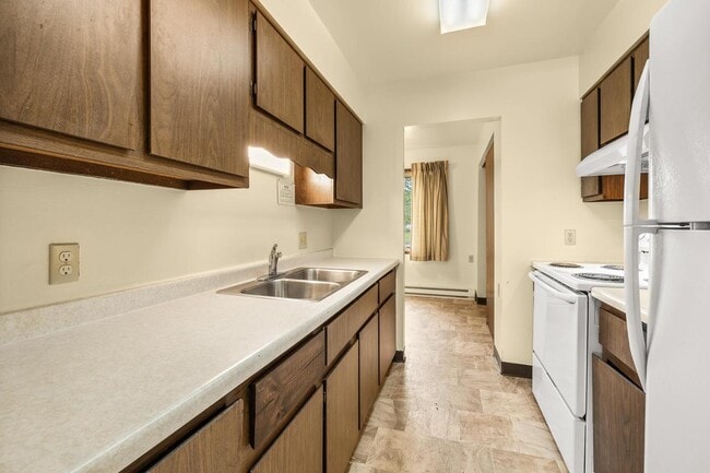 Building Photo - 521 E Grand Ave Rental