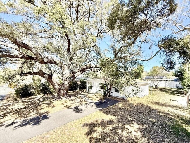 Photo - 7111 Onyx Dr N