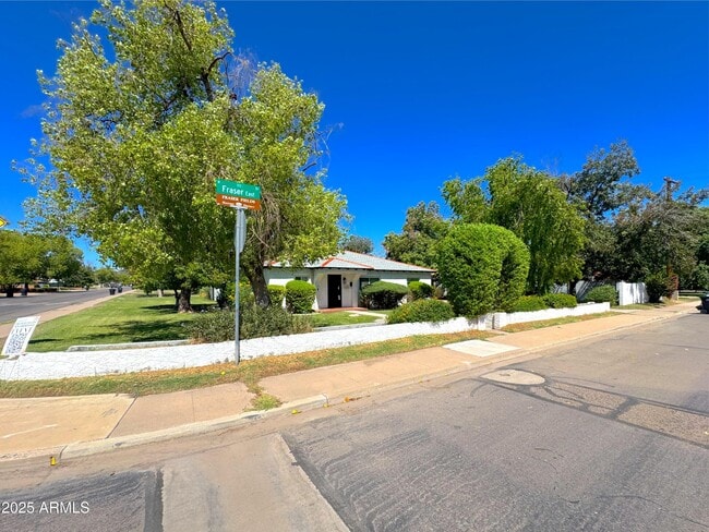 Photo - 6 N Fraser Dr E