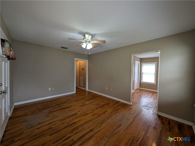 Photo - 1185 W Mill St