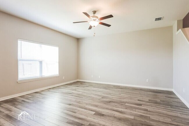 Photo - 11010 Yonder Flts