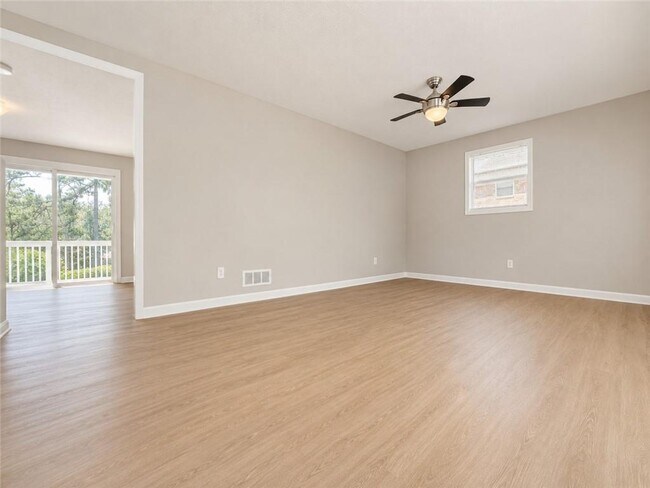 Photo - 128 Mark Ln SE