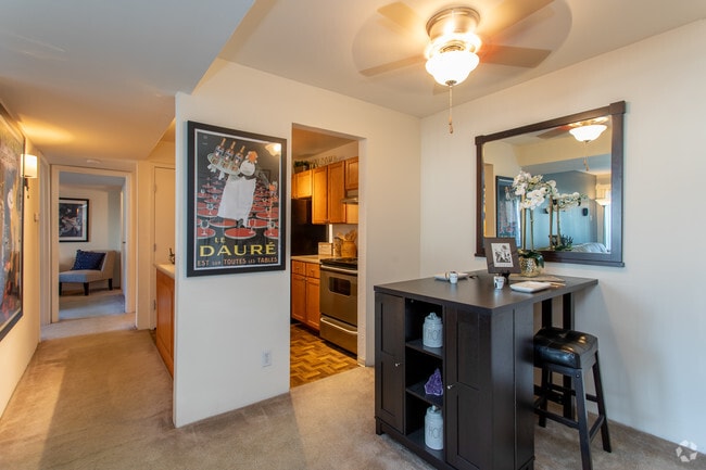 2BR, 1BA - 779 SF Model