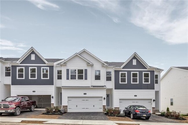 Photo - 126 Scotland Ln