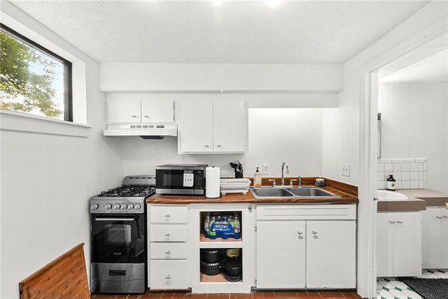 Photo - 3635 Cantrell Rd NE