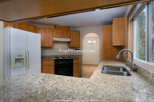 Alluring Three Bedroom Sherwood Home w/ Fe... - Alluring Three Bedroom Sherwood Home w/ Fe...