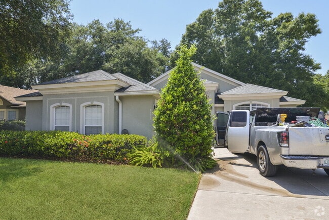 Building Photo - 3600 Meadow Green Dr Rental