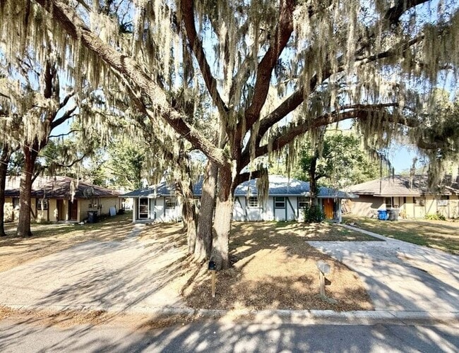 Building Photo - 1339 Eagleview Dr