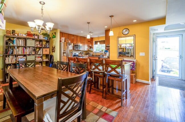 Photo - Charming Townhome with Unbeatable Amenities Unit B