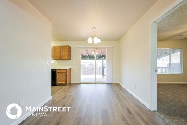 Photo - 5117 Kittredge St