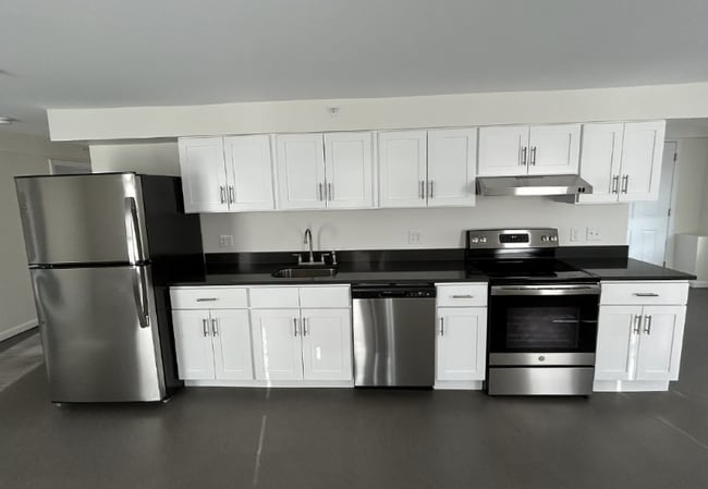 Photo - 32 Ashburnham Hill Rd