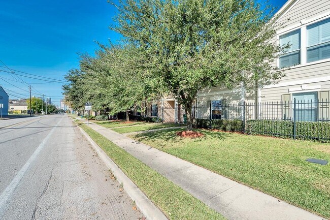 Building Photo - 3019 Palmer St