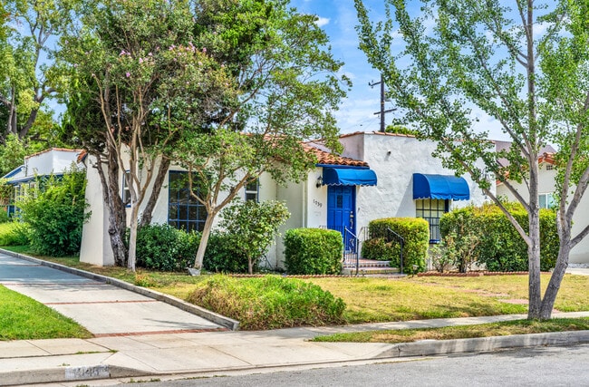 Building Photo - 1039 W Roses Rd