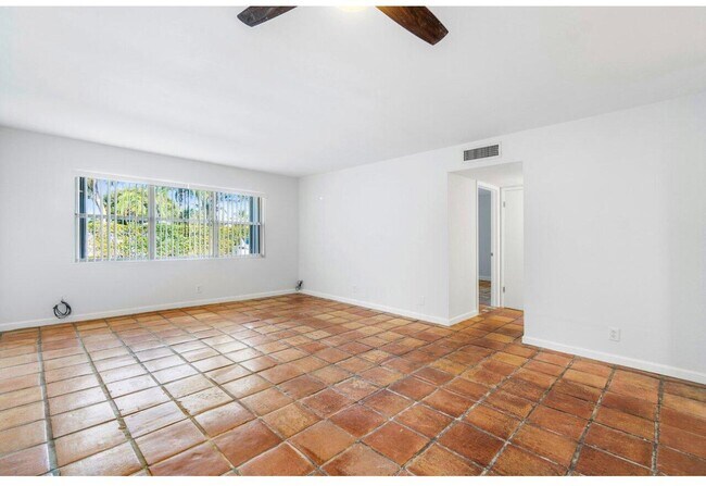 420 SE 2nd Ave Unit 2