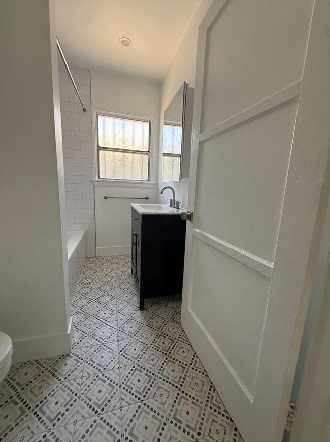 Photo - 10112 S 8th Ave