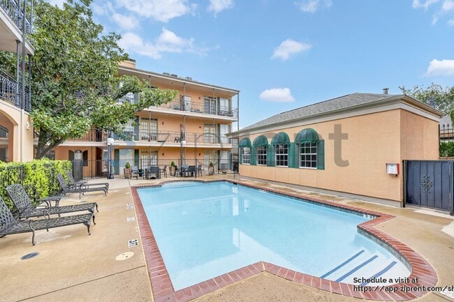 Building Photo - 6318 Richmond Ave