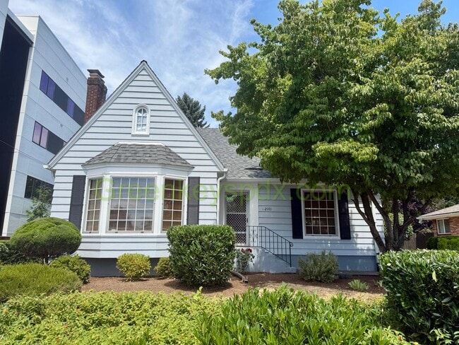 Photo - Lovely 3-Bedroom, 2-Bathroom House with Detached Garage in North Portland