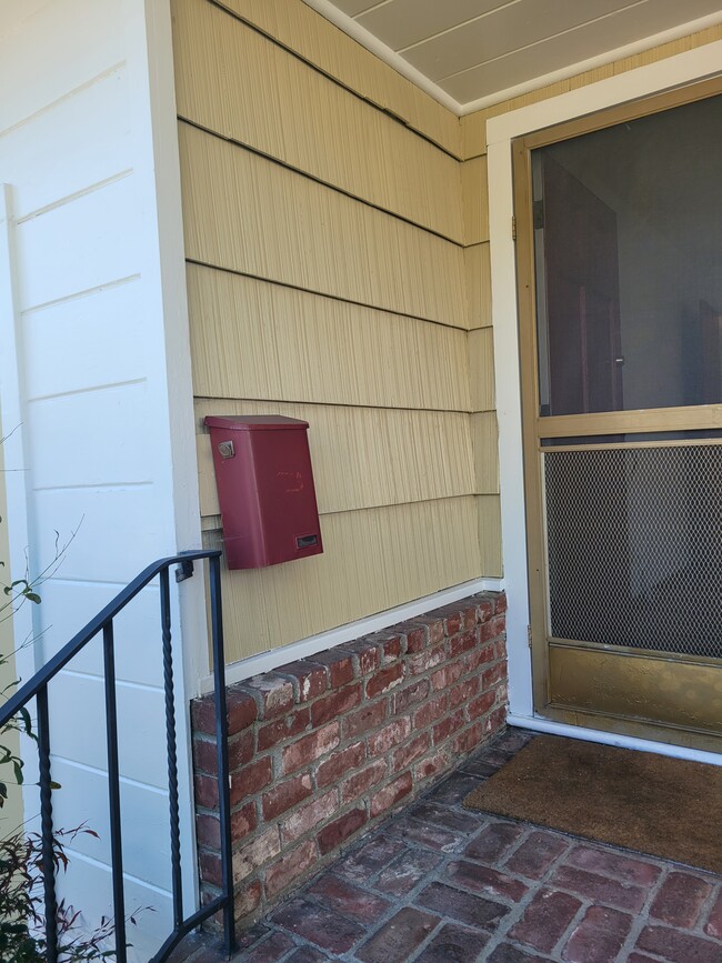 Photo - 5363 James Ave