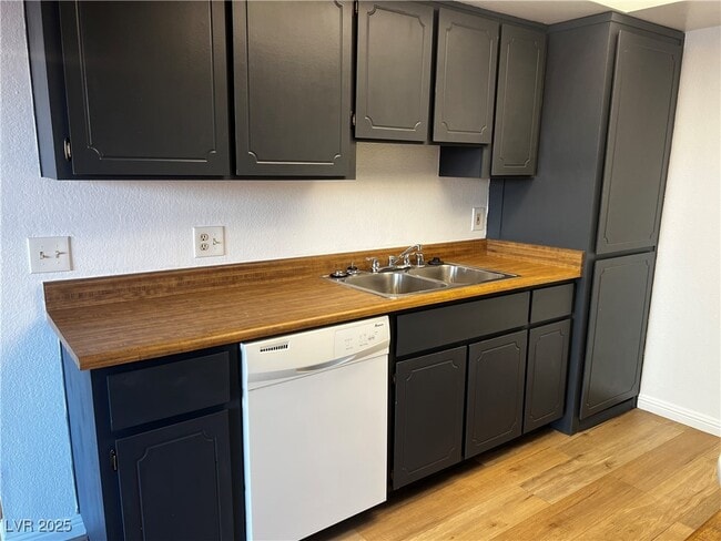 Building Photo - 301 Brookside Ln Rental