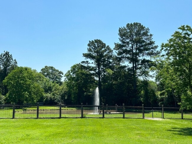 Photo - 885 Box Car Rd