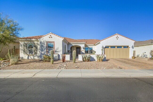 3930 E Iris Dr
