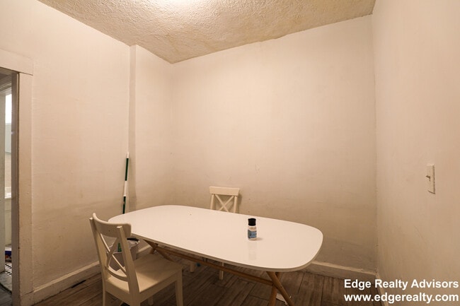 Photo - 56 Egmont St Unit 1