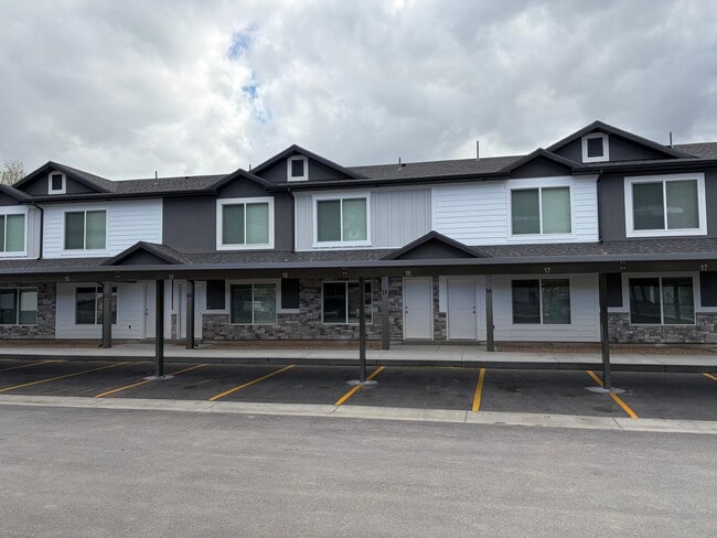 Building Photo - 768 E Diane's Way Bldg A