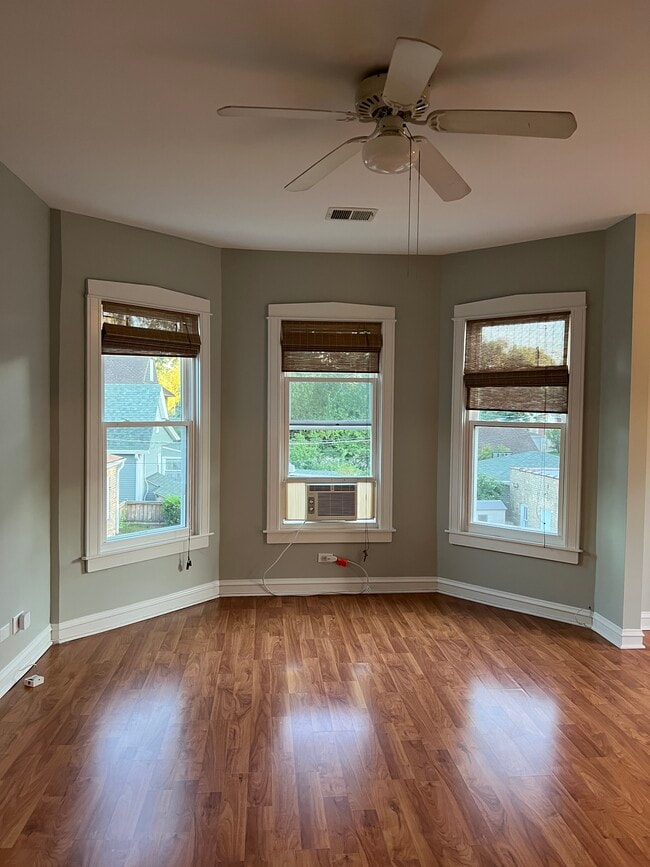 Photo - 1566 Dewey Ave Unit 2R