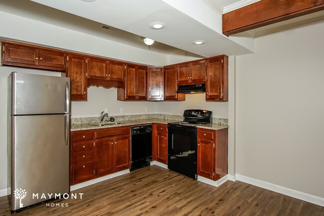 Photo - 2217 Toll Gate Rd SE