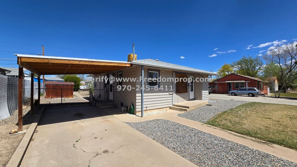 Cute and Centrally Located 2 Bedroom 1 Bat... - Cute and Centrally Located 2 Bedroom 1 Bat...