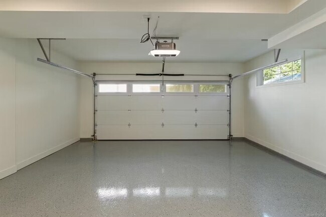 Photo - 2770 Vantilburg Crescent