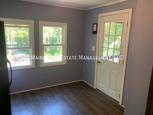 Photo - 342 Main Rd S