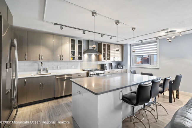 Photo - 675 Ocean Ave N Unit 5L