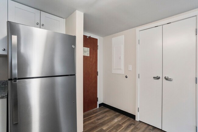 Kitchen - Residences at Rumsey Place