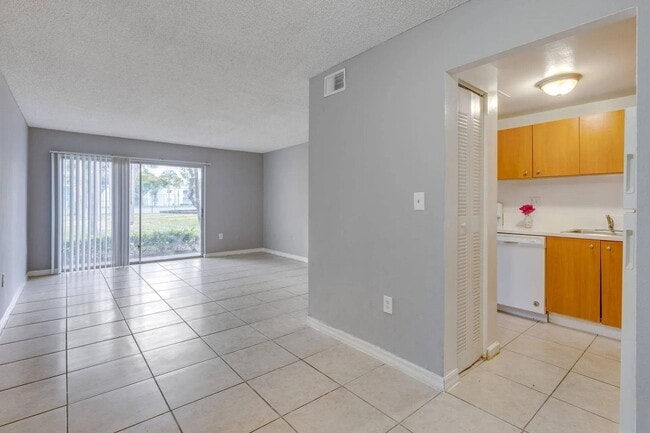 Living Area - Clear Lake Palms