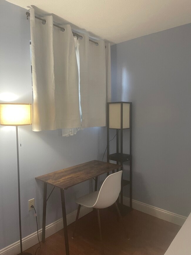 Photo - 3267 Niagara Sq