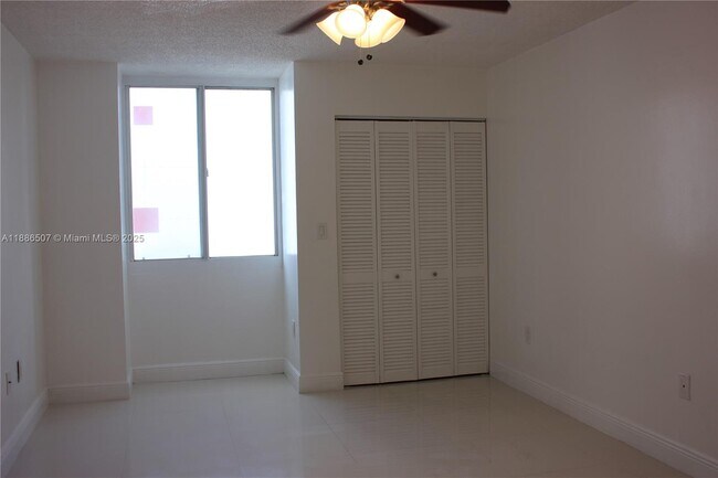 Photo - 800 N Miami Ave Unidad E-908