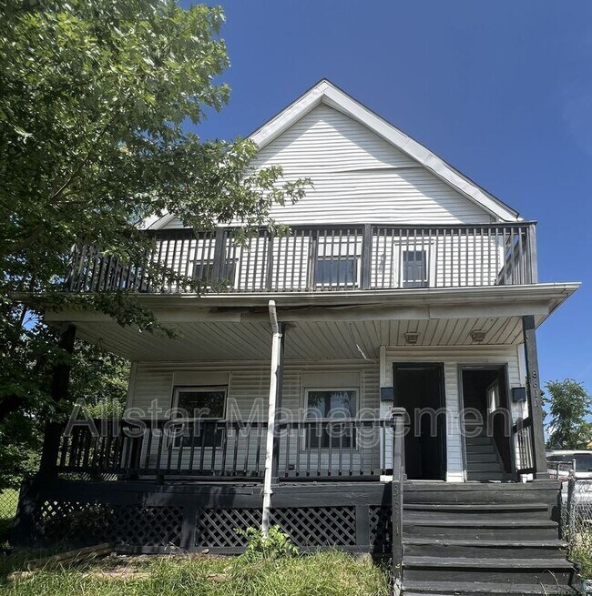 3611 E 116th St Unit Upper Unit