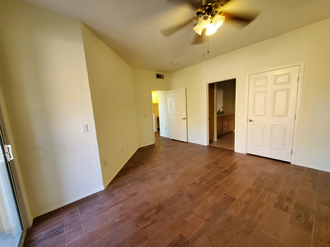 Photo - 3975 N Hualapai Way Condo Unit 191