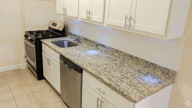 Building Photo - 526 W Cornelia Ave Unit G Rental