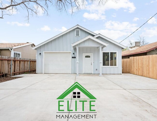 Building Photo - Charming 3-Bedroom, 2-Bath Home in Prime S...