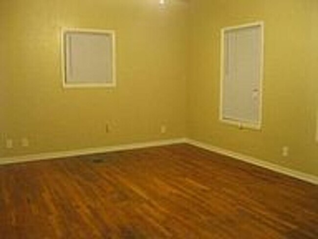 Photo - 5 Bedroom/ 3 Bathroom close to Tech!