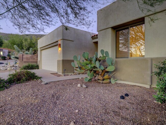 Photo - 3 Bedroom 2 Bathroom + Den   Gated Communi...