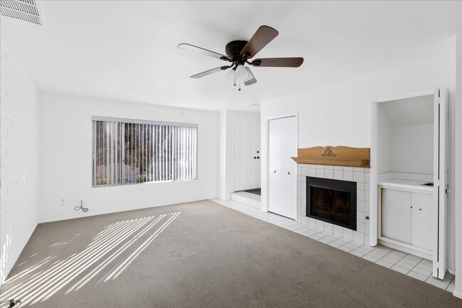 Building Photo - Escondido 2 bed 2.5 bath condo for lease Unit 19