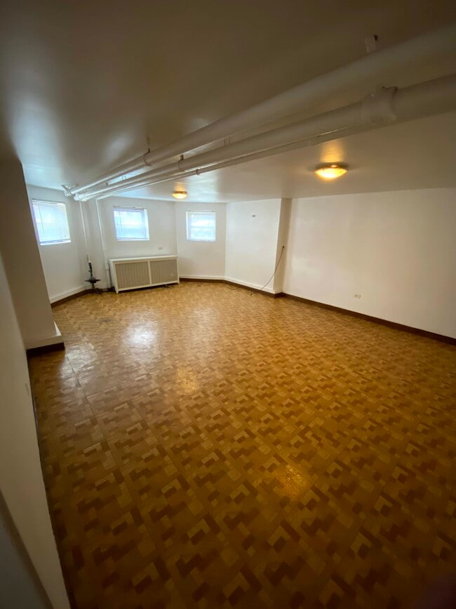 Building Photo - 3739 N Lawndale Ave Unit Garden